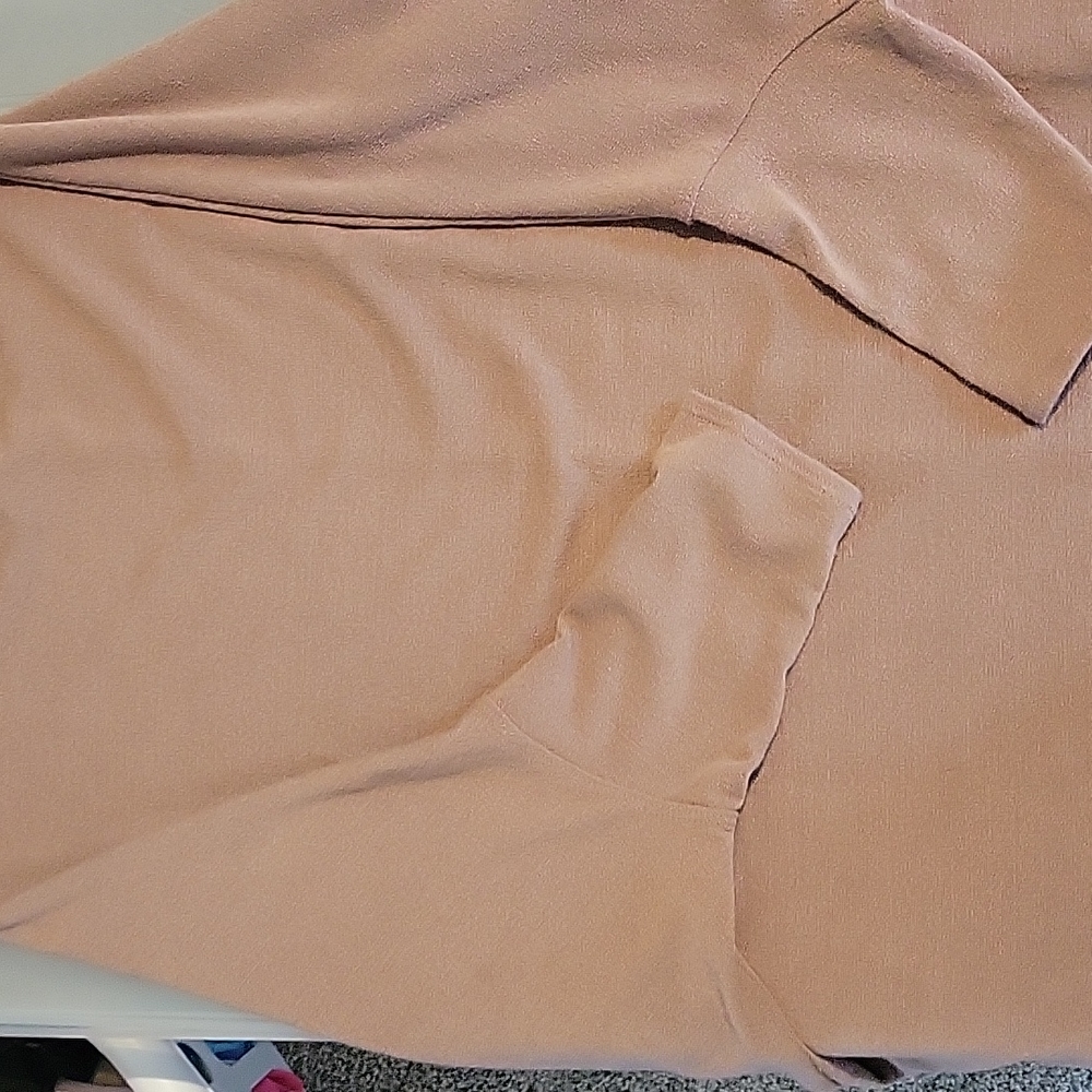 Jolie dolman long sleeve top. Rose colored, size large